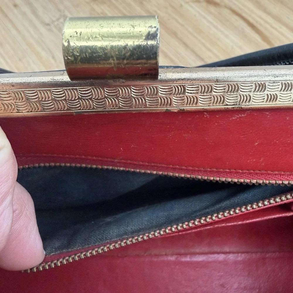 Vintage 1950s Lesco‎ Genuine Leather Handbag Black with Brass/Gold trim